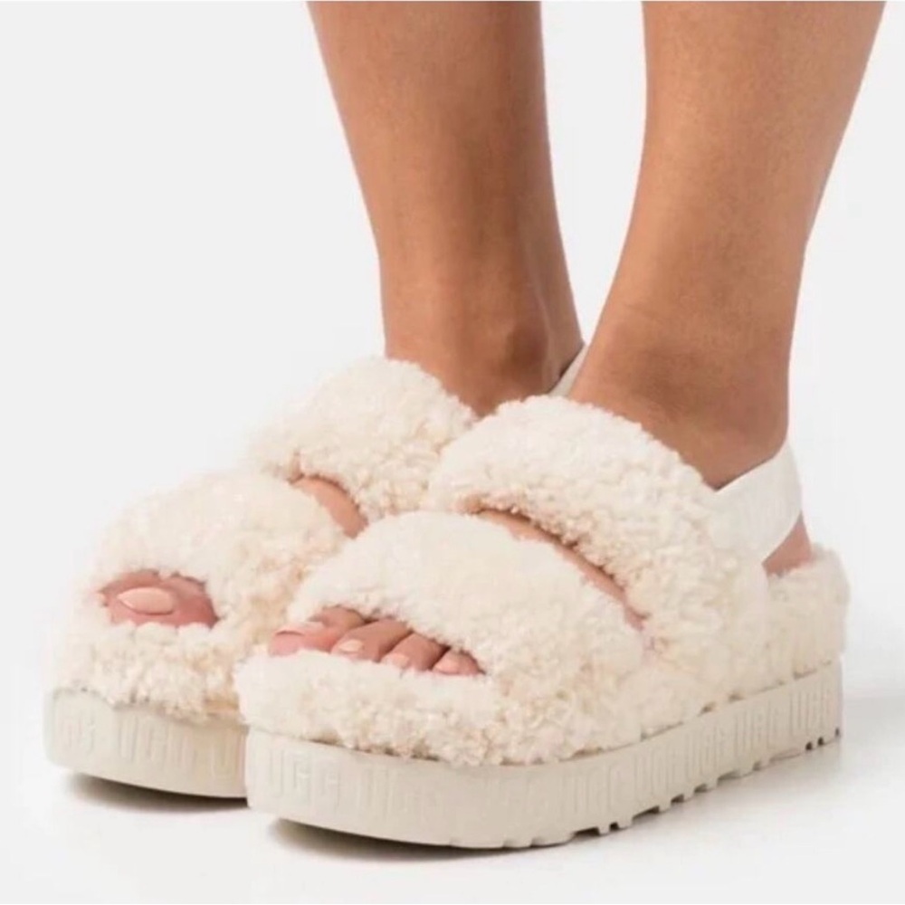UGG Women's Oh Fluffita Slipper size 9